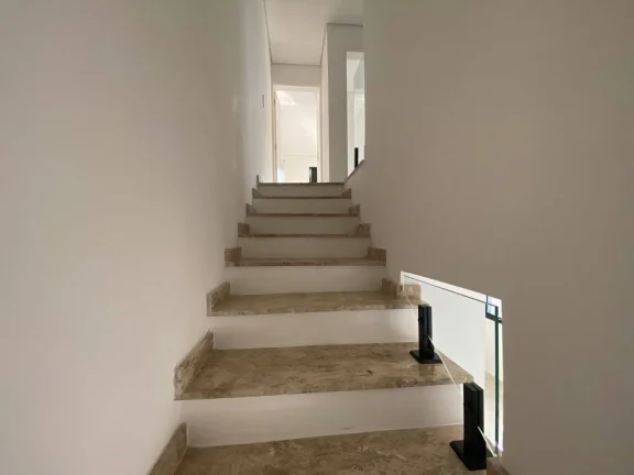Imagem Casa com 3 dormitórios à venda, 126 m² por R$ 1.050.000,00 - Chácara Jaguari (Fazendinha) - Santana de Parnaíba/SP