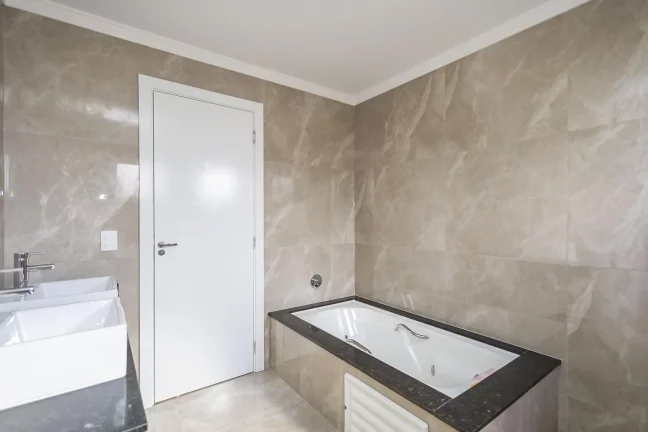 Sobrado 3 quartos com churrasqueira próximo Positivo