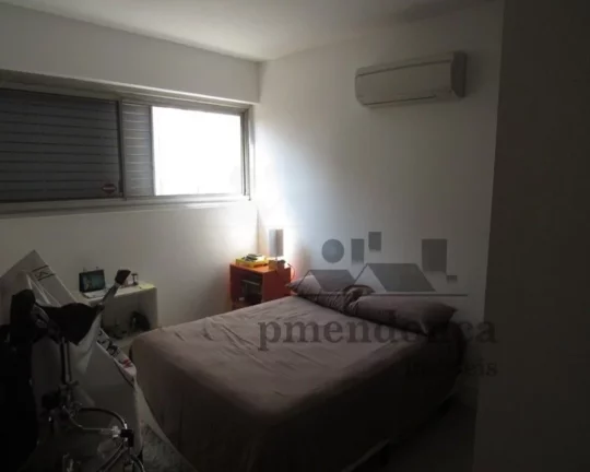 Imagem Descrição do Imóvel Apartamento amplo com 3 dormitórios sendo que 01 foi aberto para closet, 02 ...