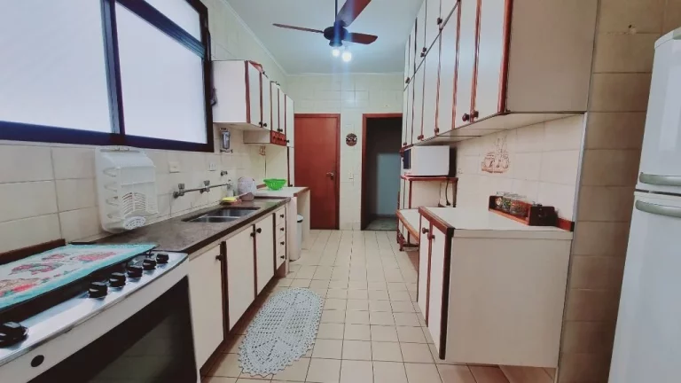 Imagem Apartamento com 3 dormitórios à venda, 140 m² por R$ 680.000,00 - Pitangueiras - Guarujá/SP