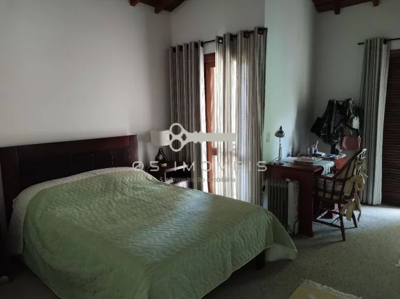 Imagem Casa de Alto Padrão à Venda em Granja Viana - Condomínio Exclusivo (muito!)