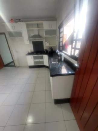 Imagem SOBRADO A VENDA PRÓXIMO AO SHOPPING ANÁLIA FRANCO. 3 DORMITÓRIOS, SENDO 1 SUÍTE COM VARANDA E HIDROMASSAGEM. 4 VAGAS DE GARAGEM.