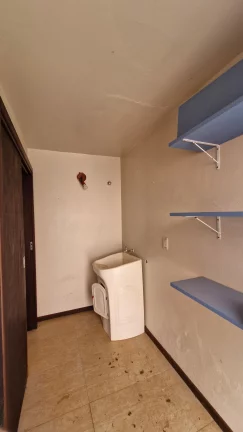 Imagem Duas casas à venda na Praia da Ferrugem, Garopaba. Vista para a lagoa, 260m² de terreno, documentação ok e ótima localização.