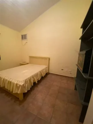 Imagem CASA COM 180 m² - -