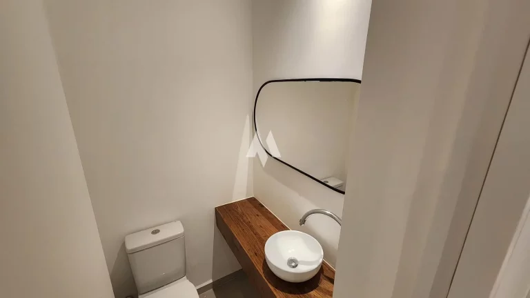 Imagem Apartamento de Luxo no Boqueirão – 4 Dormitórios a 3 Quadras da Praia!