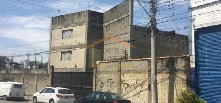 Imagem Terreno com galpão, área edificada de 1.493m² e área de terreno +/- de 2.200m², escriturado 2.0...