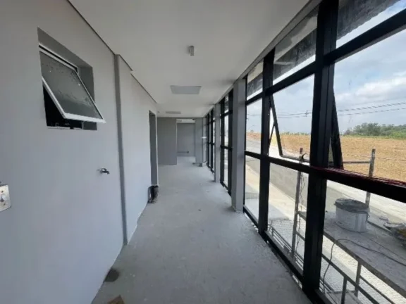 Imagem Galpão Industrial de Alto Padrão para Locação em Sorocaba-SP, Bairro Iporanga: 5 Salas, 5 Banheiros, 5 Vagas de Garagem, 3.000m².