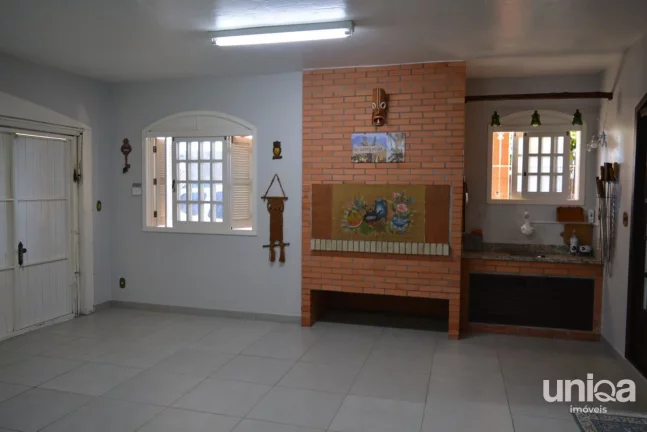 Imagem Sobrado com 04 dormitórios sendo 01 suite com closed e hidromassagem.