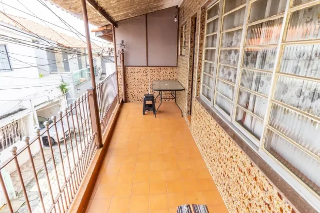 Imagem Casa com 3 Dormitórios à Venda na Vila Diva