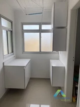 Imagem Oportunidade apartamento todo reformado com 4 dormitórios, 2 vagas a poucos minutos da estação do metro São Judas e Saúde.