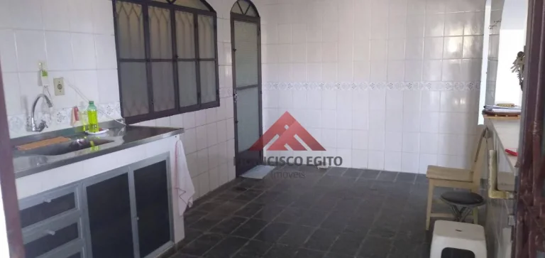 Imagem Casa com 3 dormitórios à venda, 241 m² por R$ 350.000,00 - Santa Isabel - São Gonçalo/RJ