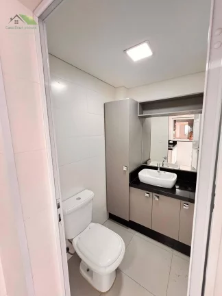 Imagem Casa de Condomínio com 3 Quartos à Venda, 205 m²