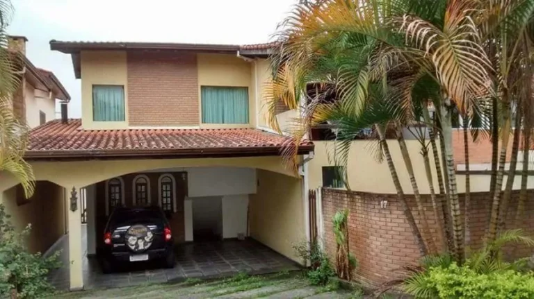 Imagem Sobrado para Venda por R$1.000.000,00 com 350m², 3 dormitórios e 1 suite - Centro, Cotia / SP - Cód. BDI24820