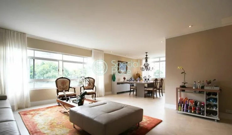 Imagem Amplo apartamento Ã  venda com 3 quartos, sendo 1 suÃ­te, e 3 banheiros no total. Este apartamento Ã...