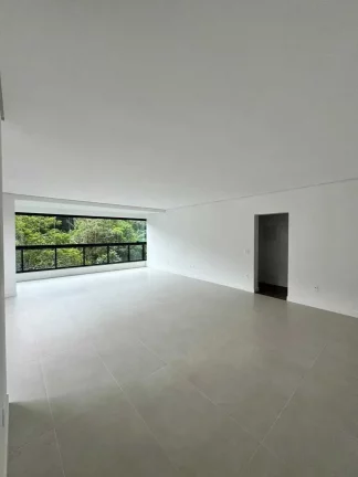 Imagem Apartamento com 3 suítes e 3 vagas de garagem na Praia Brava de Itajaí/SC