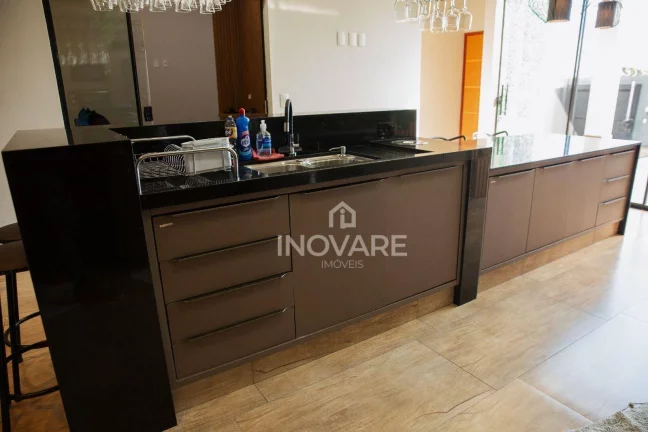Imagem Casa com 3 dormitórios à venda, 220 m² por R$ 730.000,00 - Karfan - Itumbiara/GO