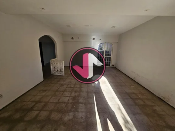 Imagem Se você procura um imóvel comercial espaçoso e bem localizado em Cuiabá, esta Casa Comercial no ...