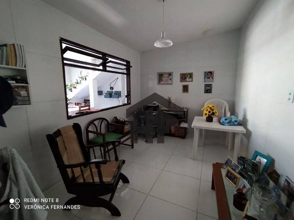Imagem Casa com 3 Quartos à Venda, 201 m² em Torrões - Recife