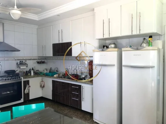 Imagem Sobrado, 4 Dormitórios (3 Suítes), Condomínio Villas De Sant'Anna.