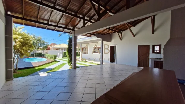 Imagem Imperdível: Casa à venda em Florianópolis-SC, Ingleses! 4 quartos, 1 suíte, 2 salas, 3 banheiros, 3 vagas, 240m².