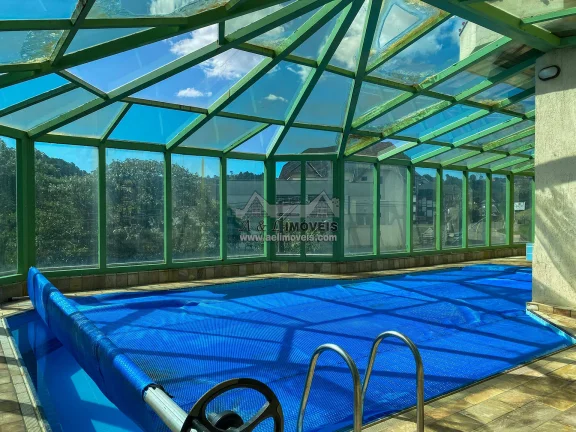 Imagem Apartamento à venda em Campos do Jordão – Condomínio com piscina