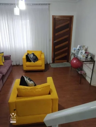 Imagem Lindo sobrado com 3 quartos sendo uma suíte, área gourmet com churrasqueira, 2 vagas de garagem á venda por R$ 549.000 - Uberaba - Curitiba.