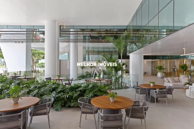 Imagem One Tower apartamentos amplos na beira-mar na Avenida Atlântica em Balneário Camboriú.