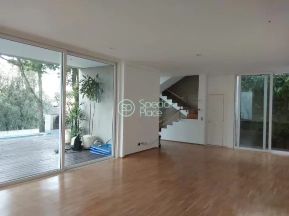 Imagem -Panamby - 433m² de área construída num terreno de 323m - 04 amplas suítes - sendo a principal c...