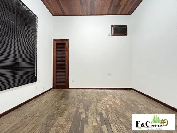 Imagem Casa Comercial para Locação em Limeira, Vila Claudia, 2 dormitórios, 1 suíte, 2 banheiros, 2 vagas