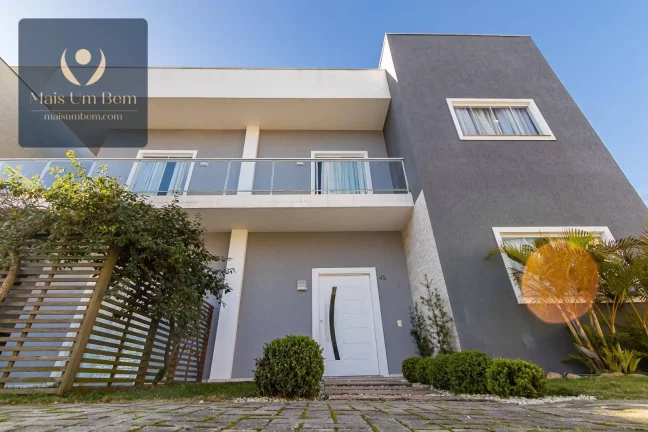 Imagem Sobrado com 3 dormitórios à venda, 198 m² por R$ 998.000,00 - Umbará - Curitiba/PR