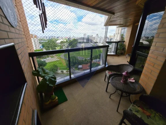 Imagem Imóvel de luxo na Vila Mariana: Apartamento de 4 suítes, 5 banheiros e 4 vagas de garagem em São Paulo-SP.