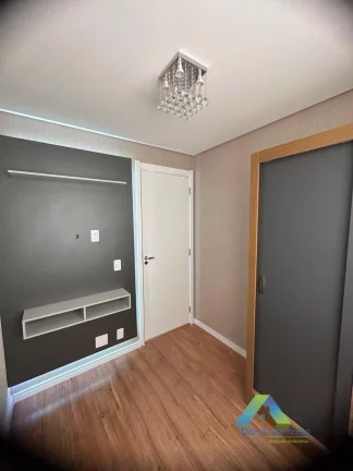 Imagem Lindo apartamento semi mobiliado recém reformado com fino padrão de acabamento.