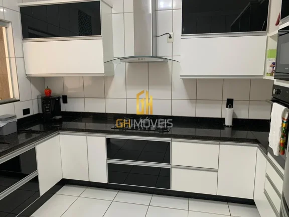 Imagem GH1966

Sobrado com 3 quartos no Jardim Bela Vista, em terreno com 204m² com 148m² de área constr...
