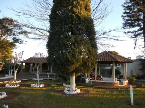 Imagem CHÁCARA PILAR DO SUL PRÓXIMO A RODOVIA ASFALTO LUZ ÁGUA SABESP E POÇO POMAR PISCINA SALA JOGOS CASA SEDE 2 DOMITÓRIOS SENDO 1 DELES SUÍTE FIBRA ÓTICA