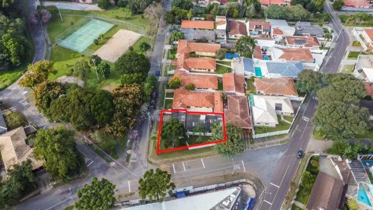 Casa térrea com 4 quartos no Seminário