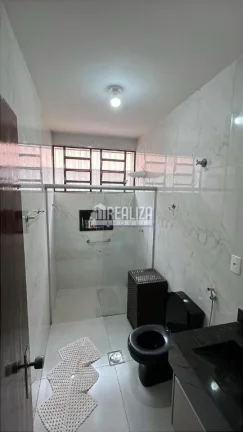 Imagem Casa padrão à venda no bairro São Benedito, Uberaba: 3 quartos, móveis planejados e porcelanato