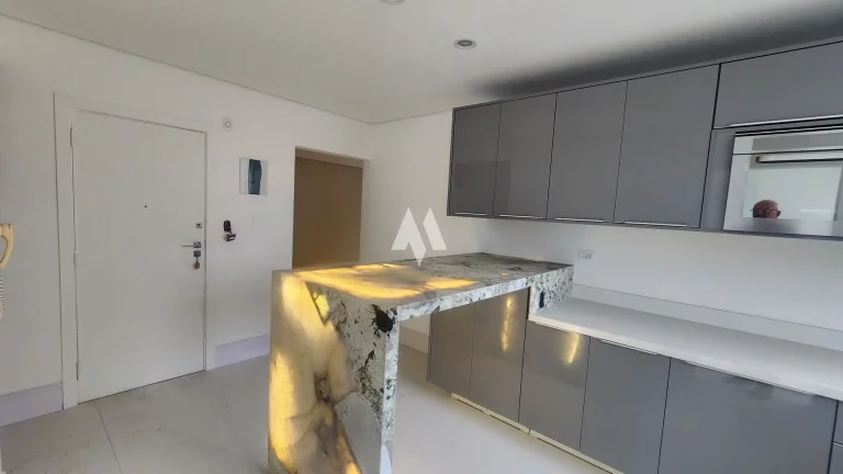 Imagem Apartamento em Ponta da Praia, Totalmente Reformado, 2 dormitórios, , 1 vaga, Santos/SP