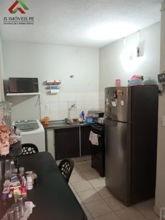 Imagem Apartamento à venda em Jaboatão dos Guararapes-PE, bairro Candeias, 3 quartos, 2 salas, 2 banheiros, 70m² de área. Aproveite!