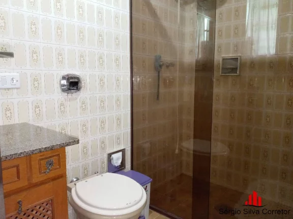 Imagem Casa Com 06 Dormitórios a Venda, Por R$ 850.000,00 na Região de Abernéssia.