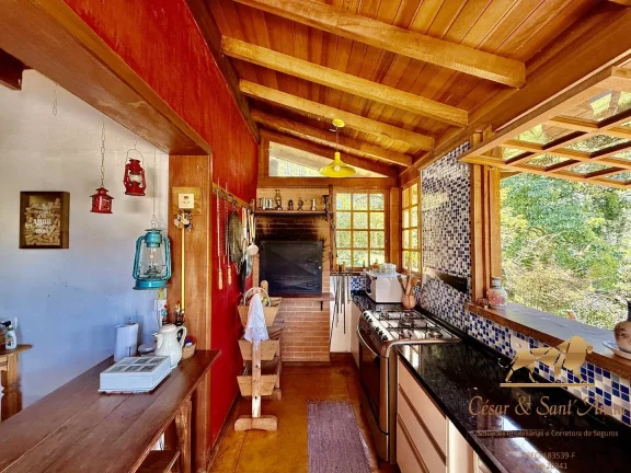Imagem Linda Casa a venda em área arborizada em Campos do Jordão