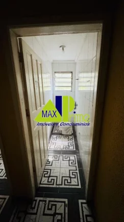 Imagem Salão Comercial de Alto Padrão na Vila Salete, São Paulo-SP: 2 Salas, 3 Banheiros, 200m² de Área!