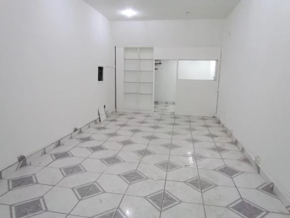 Imagem Excelente Loja Galeria Centro de SP - República – Próxima à Estação República do Metrô - Galeria Califórnia - Rua Barão de Itapetininga 255 - LO0785
