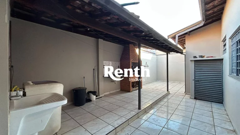 Imagem Casa com 2 dormitórios com AE e churrasqueira à venda por R$ 310.000 - Vila Nova - Rio Claro/SP