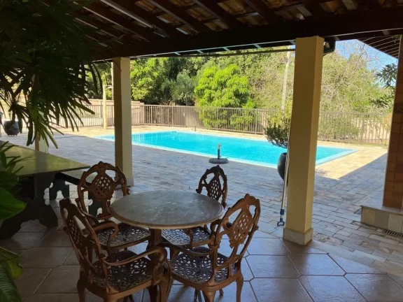 Imagem EXCELENTE RANCHO COMPLETO COM ACESSO Á ÁGUA EM ESTREITO COM ASFALTO ATÉ Á PORTA - 04 dormitórios sendo 03 suítes - Varanda contornando toda á casa