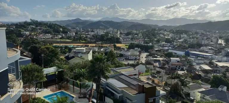Imagem Cobertura de 3 dormitórios sendo 1 suíte e 3 vagas de garagem no Centro II de Brusque