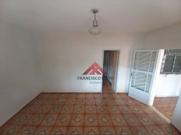 Imagem Otima casa no centro de São Gonçalo com varanda,Sala 02 quartos bamheiro,cozinha e area de serviço,vaga de garagem,proximo a todo comércio do centro d