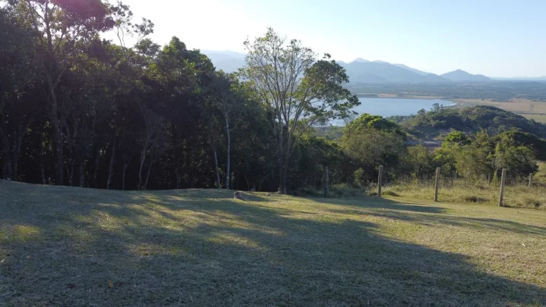 Imagem Terreno de 6.849,71 m² com Vista para Lagoa e Praias - Garopaba e Paulo Lopes-SC