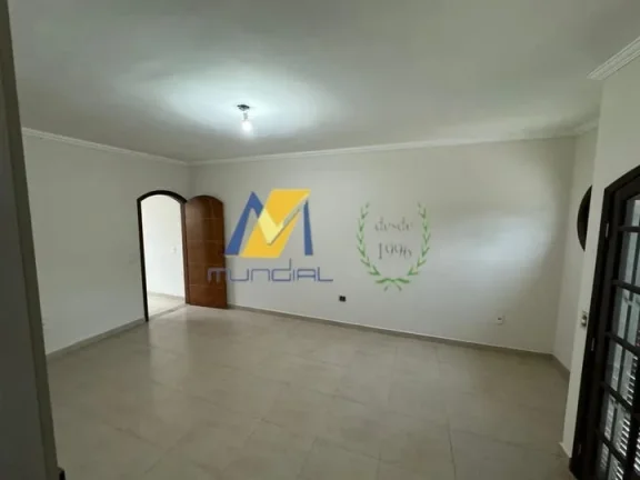 Imagem Sobrado à Venda com 264m², 4 dormitórios, 1 suíte, 2 salas e 2 vagas!!!