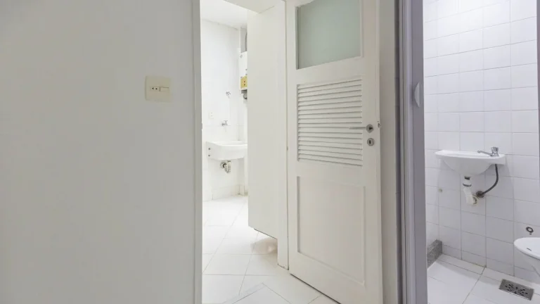 Imagem Apartamento Lagoa - 79M², 2 Dorms, 1 Suíte, 1 Vaga Demarcada, Armários.