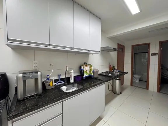 Imagem Confortável Apartamento no Alphaville I em Salvador Novo